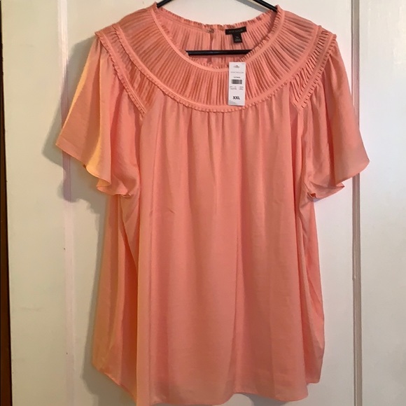 Ann Taylor Pleated Flutter top NWT - Picture 2 of 3